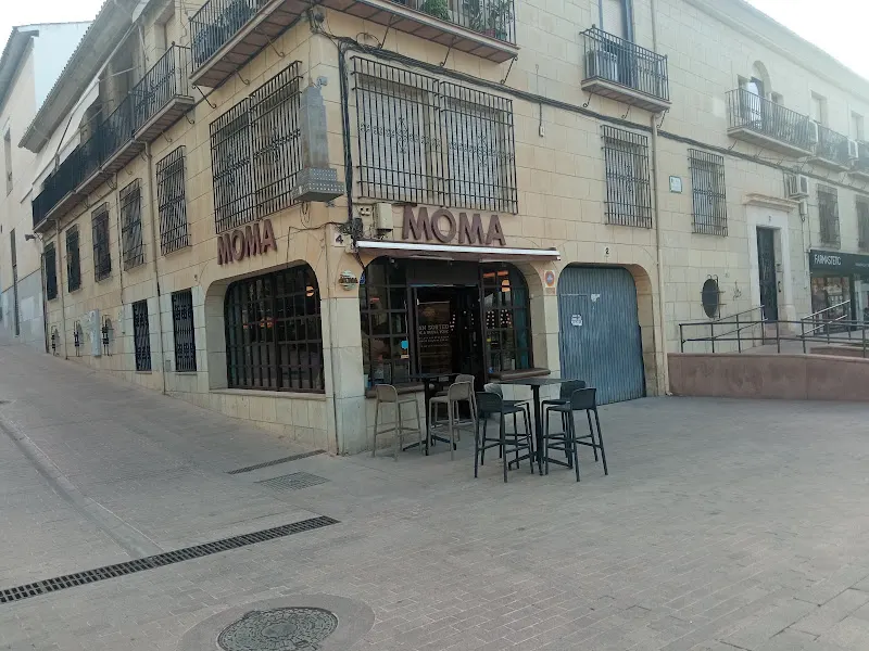 MOMA CAFE Y COPAS - Club nocturno en Lucena - foto 2