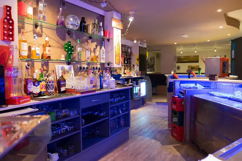 Pub musical Oasis Cócteleria y karaoke