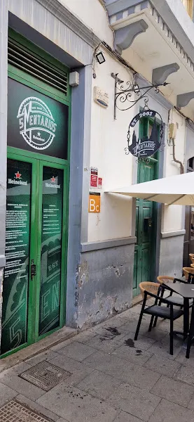 Heineken 5mentarios Arucas - Pub en Arucas - foto 3