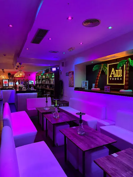Oasis Beach Shishas & Lounge Bar - Bar musical en El Vendrell - foto 2