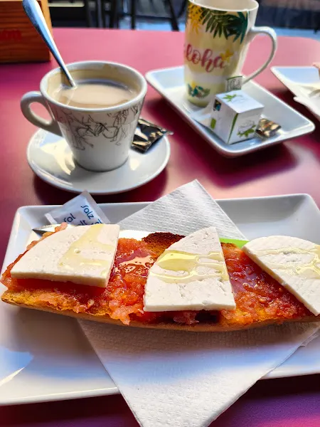 Cafetería - pub Abracadabra