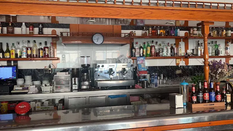 Bar Taverna La Serra - Bar en Santa Coloma de Gramenet - foto 2