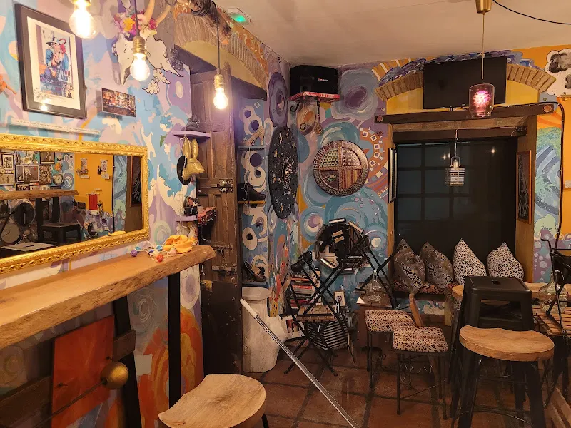 El Caracol | Copas y Tapas - Bar en San Roque - foto 2