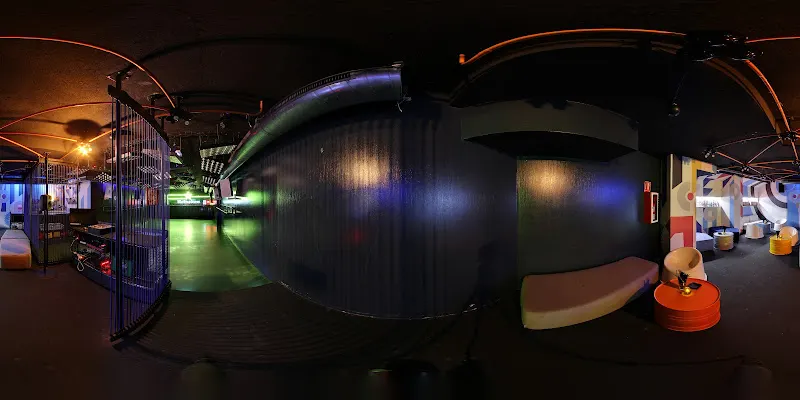 Xtra Lrge Playground Valencia - Club nocturno en Valencia - foto 2