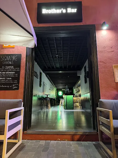 Brothers Bar - Coctelería en Puerto de la Cruz - foto 2