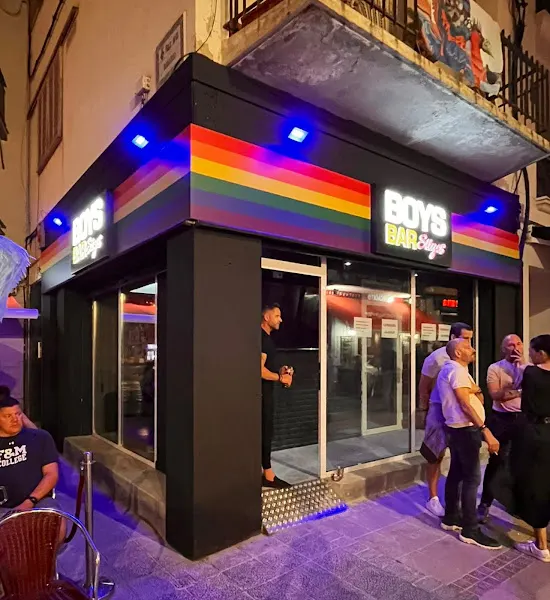 BOYS BAR Sitges - Bar gay en Sitges - foto 2
