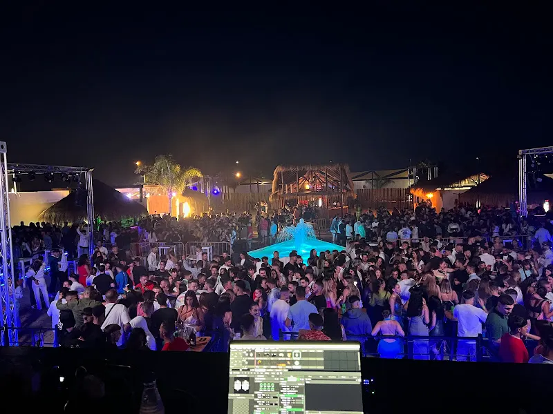 White Beach Antilla - Club nocturno en Lepe - foto 2