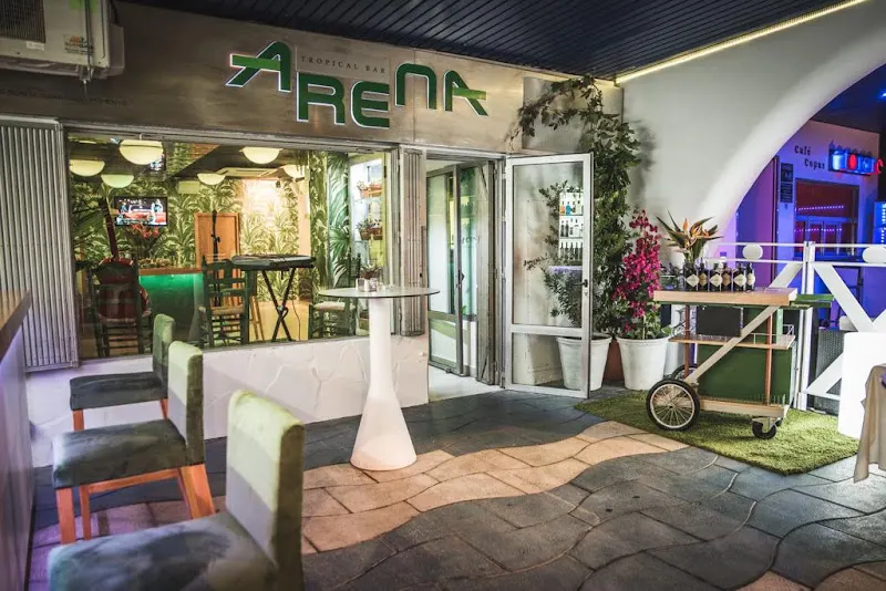 Arena Tropical Bar - Pub en Almuñécar - foto 2
