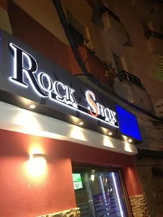 Café-Pub "Rock Shox" - Pub en Almuñécar - foto 2