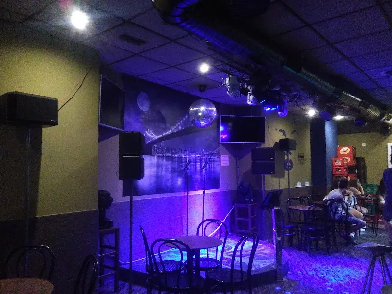 The Queen Pub Karaoke - Club nocturno en Novelda - foto 2