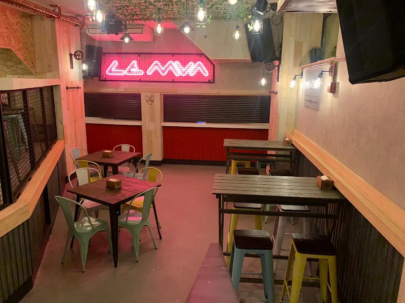 Le Mua kafe Antzokia - Discoteca en Zarautz - foto 2