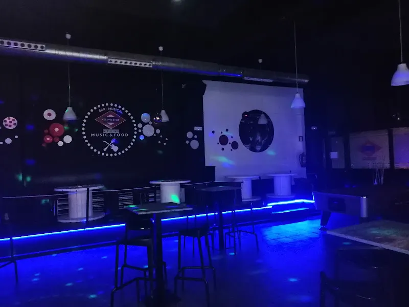 EL METRO BAR MUSICAL PALAFRUGELL - Palafrugell