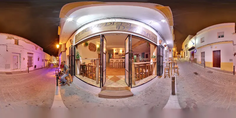 La Bovedita del Medio #bachata #salsa #kizomba #baileslatinos - Bar de salsa en Conil de la Frontera - foto 2