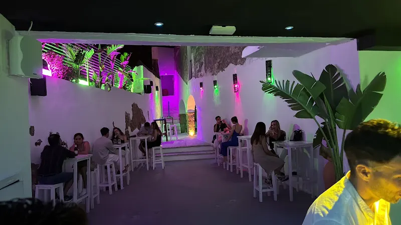 La Bovedita del Medio #bachata #salsa #kizomba #baileslatinos - Bar de salsa en Conil de la Frontera - foto 3