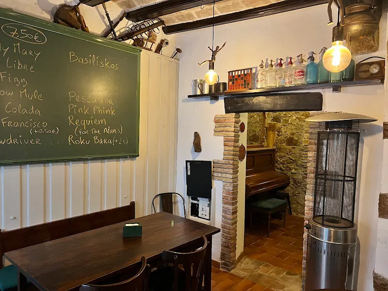 La Oveja Negra - Bar en Sant Feliu de Guíxols - foto 2