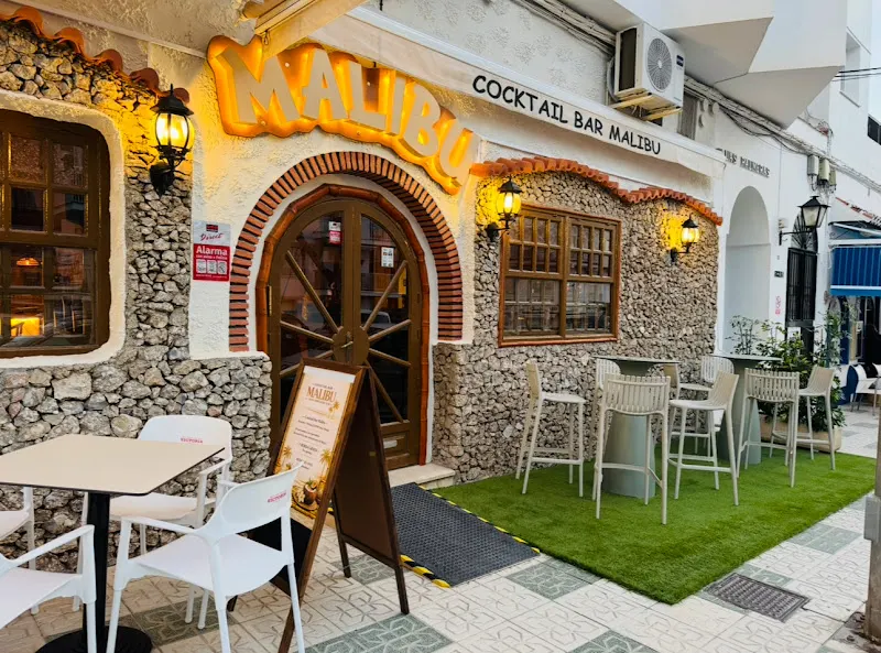 Cocktail Bar Malibu - Bar en Nerja - foto 2