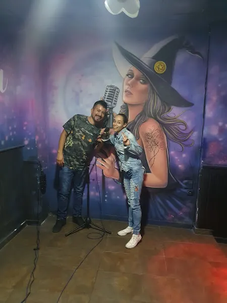 Pub-Karaoke A's de bruixa - Alfafar