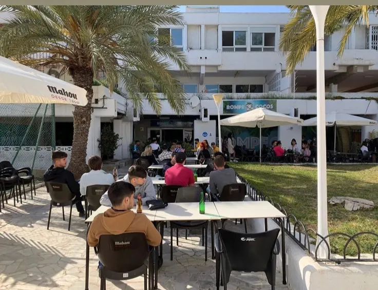 Rompe cocos - Pub en Almería - foto 2
