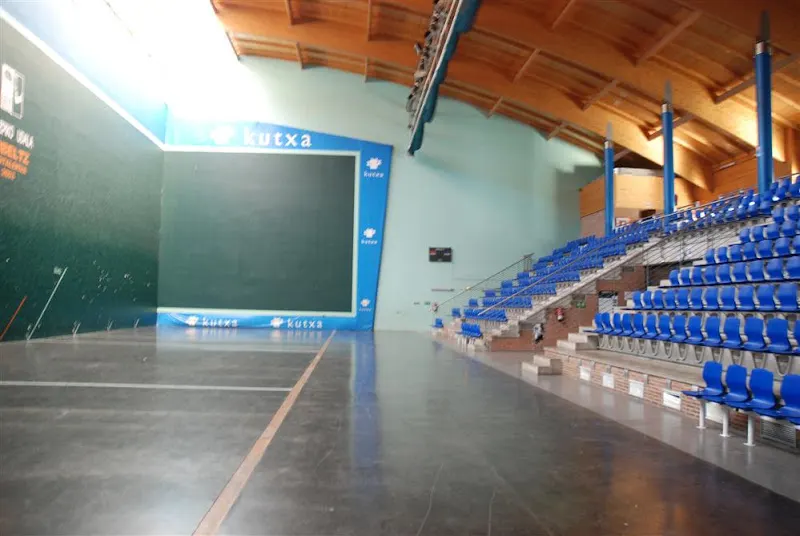 La txeibol - Club nocturno en Legazpi - foto 3