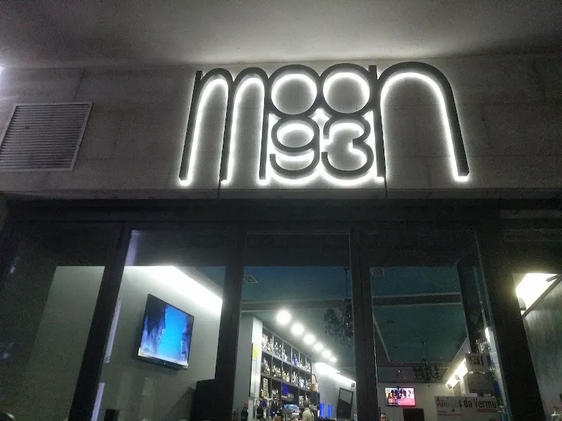 Moon 93 "Café & Cocktail Bar" - Carballino