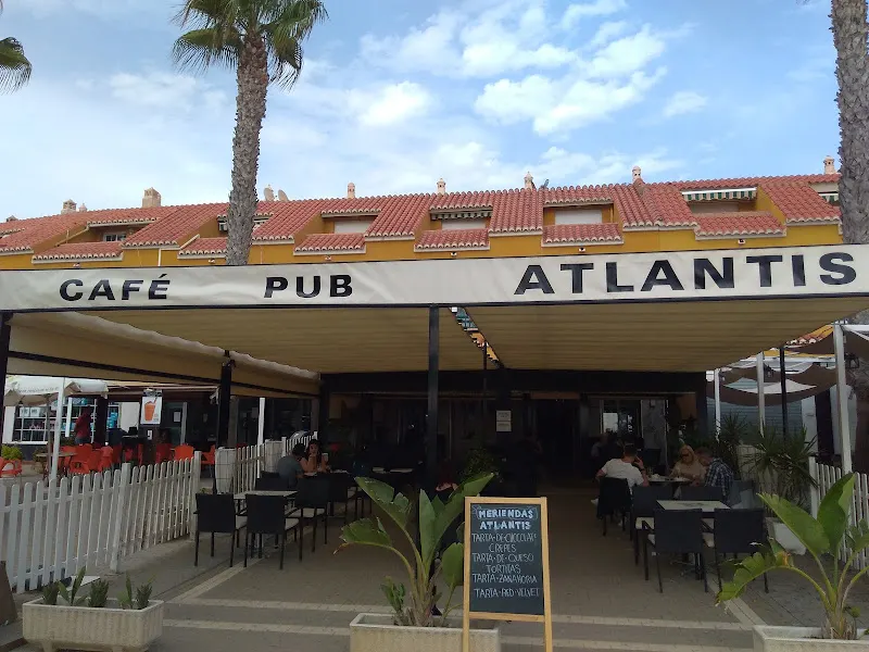 Café Pub Atlantis - Pub en Salobreña - foto 2