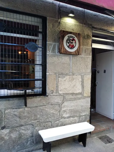 Skarnio e Maldecir - Pub en Baiona - foto 2