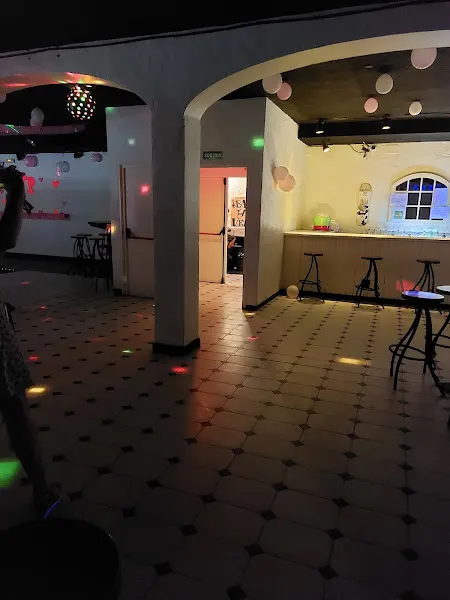 DISCOTECA PODIUM - Discoteca en Torroella de Montgrí - foto 2