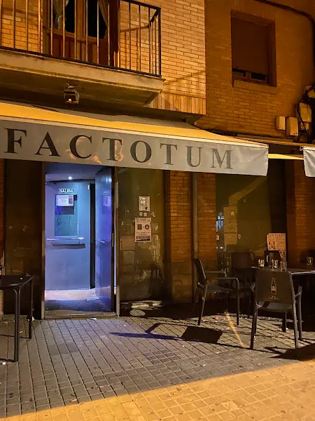 FACTOTUM S.C. - Pub en Tarazona - foto 2