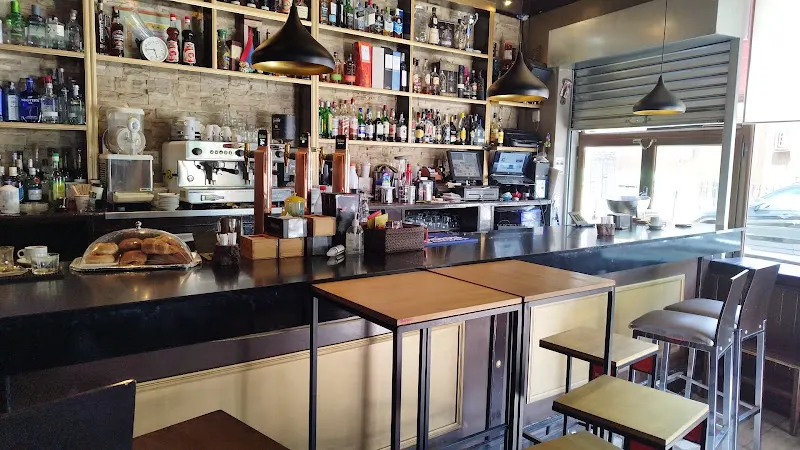 Prestige Bar De Copas - Bar en Mora - foto 2
