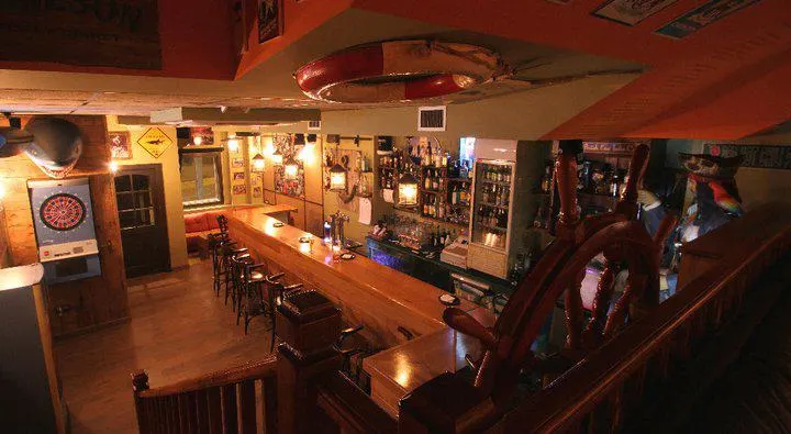 Pub Nunca te fíes de un marinero de alta mar - Pub irlandés en Sabiñánigo - foto 2