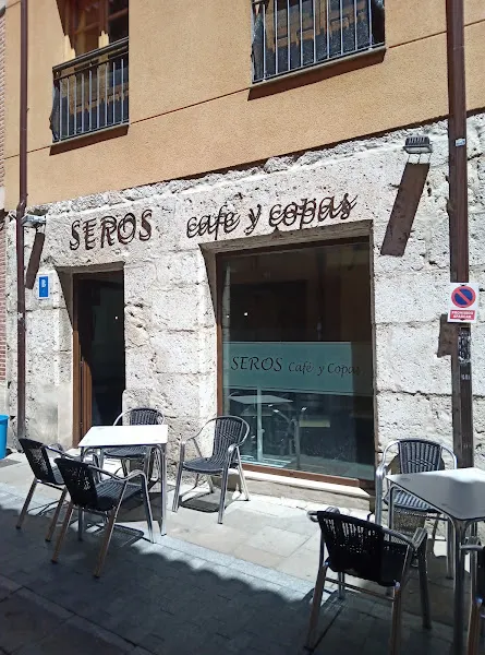 Bar Seros Café y Copas - Bar en Tordesillas - foto 2