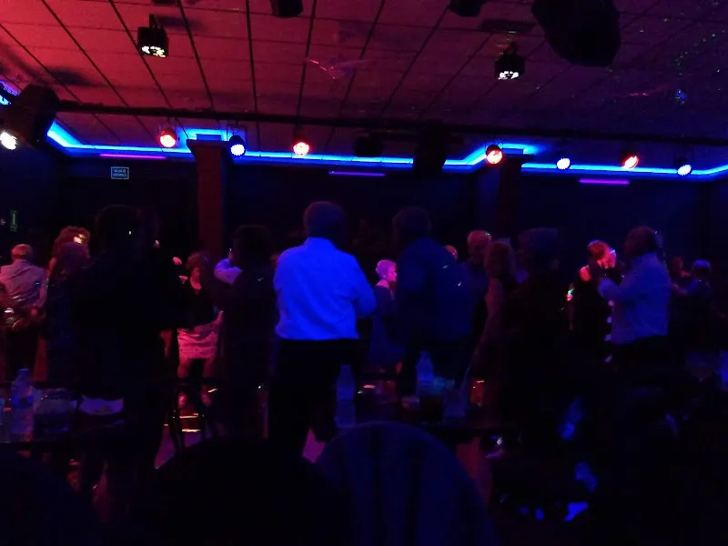 Disco Covers - Villares de la Reina