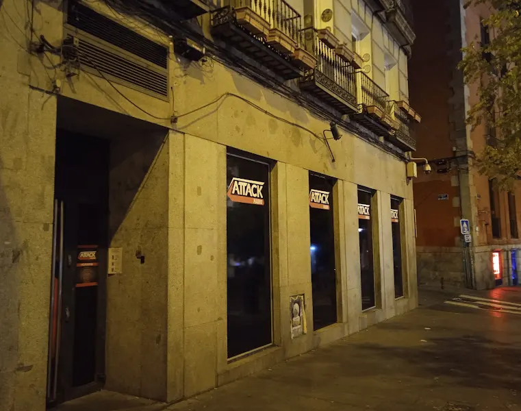 ATTACK Club - Bar gay en Madrid - foto 2
