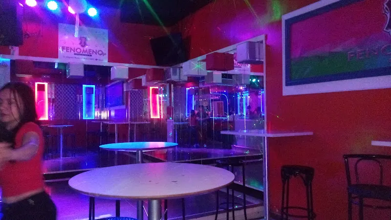 Discoteca Latina Fenomeno Vip - Ambiente Latino - Club nocturno en Madrid - foto 2