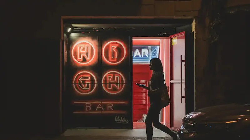 High Bar Shisha Lounge - 嗨吧 - Madrid