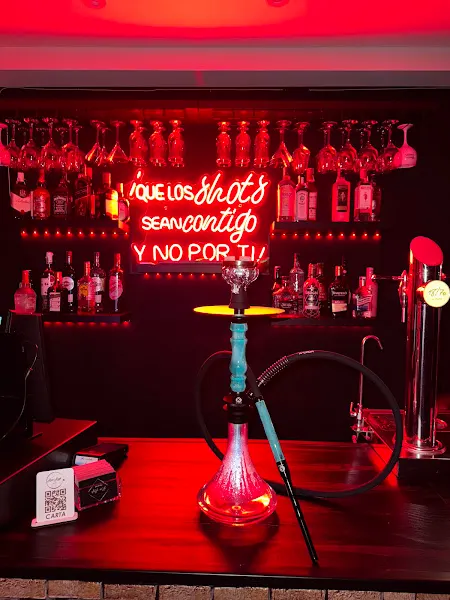 HOW HIGH pub & bar Madrid - Club nocturno en Madrid - foto 2