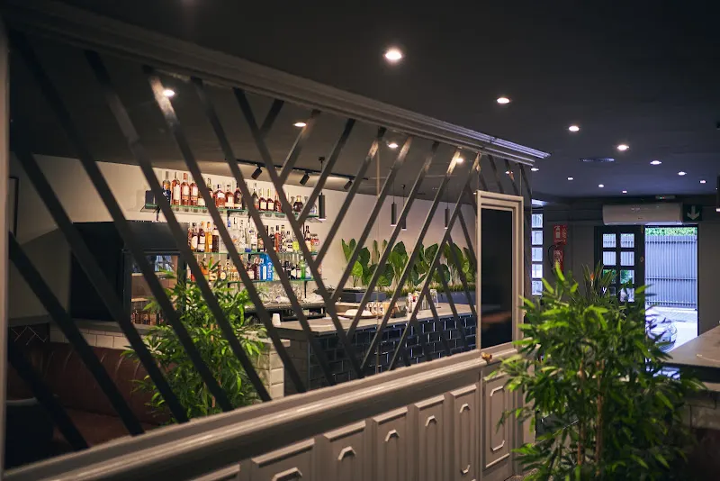 Sira Cocktail & Shisha Bar | Coctelería Barcelona - Barcelona