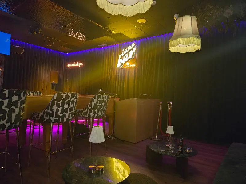 Piano Bar Lupin - Coctelería en Valencia - foto 2