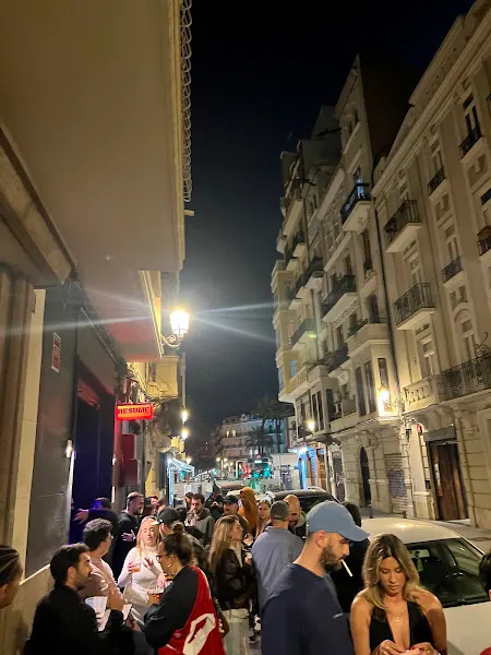 Resume - Club · Record Store · Cocktail Bar - Valencia