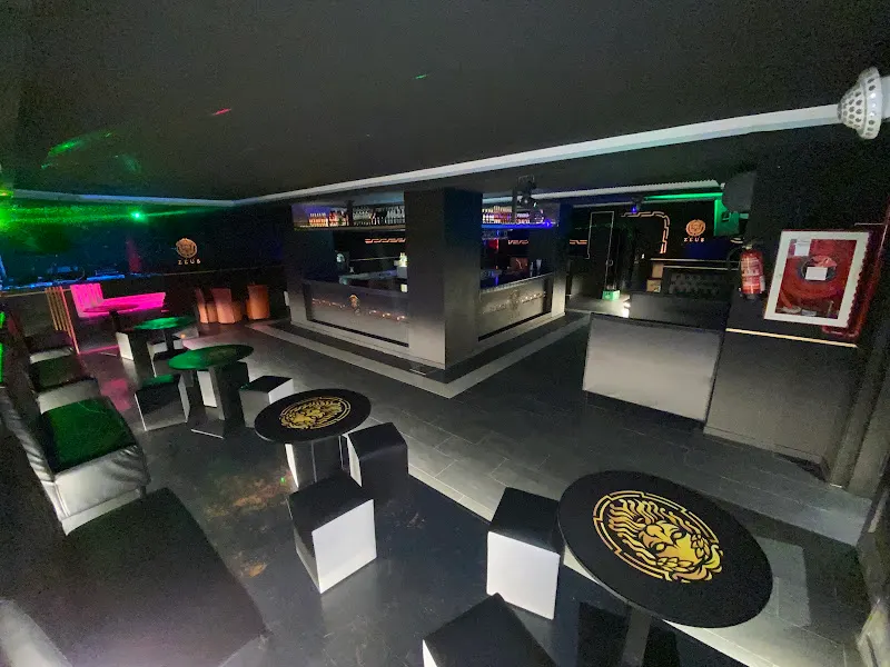 Sala Zeus - Pub en Zaragoza - foto 2