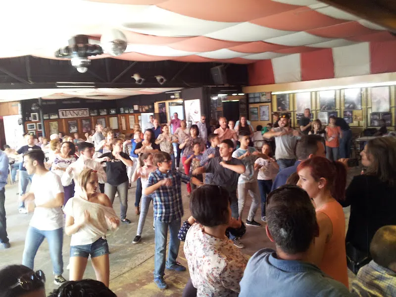 Al baile Cordoba - Sala de baile en Córdoba - foto 2