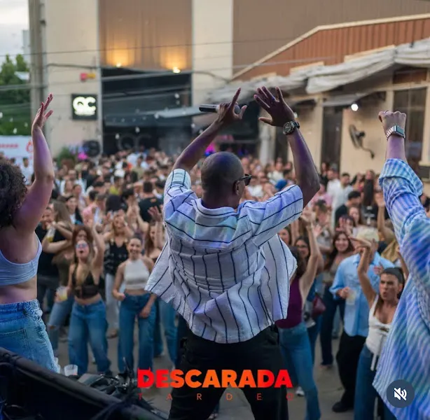 DESCARADA TARDEO - AL AIRE LIBRE