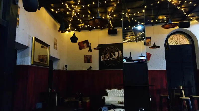 The Burlesque Club - Pub en Oviedo - foto 2