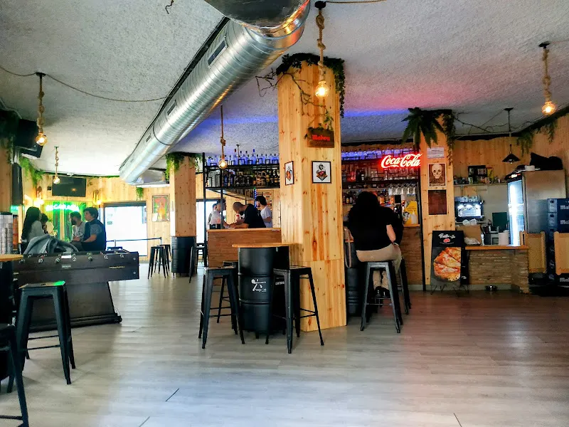 Algarabía Café & Copas - Bar en Jerez de la Frontera - foto 2