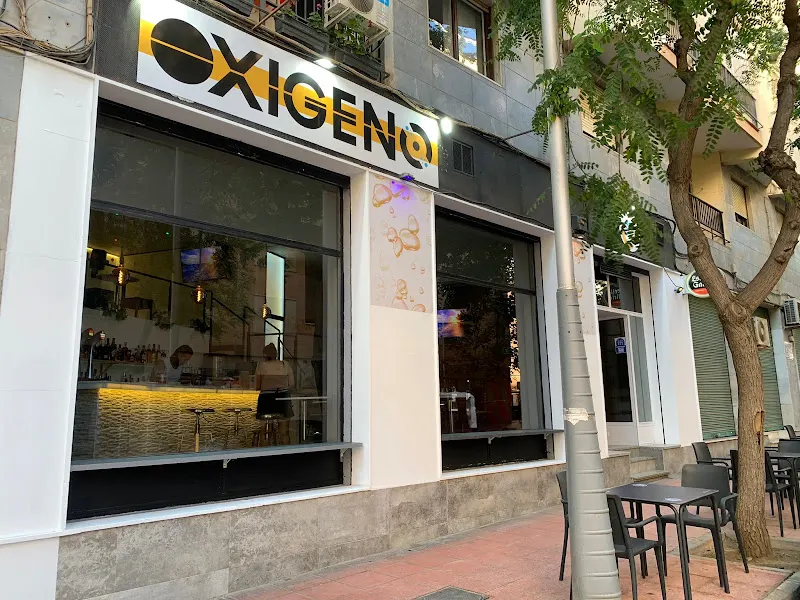 Cafetería Pub Oxígeno - Bar musical en Almería - foto 2