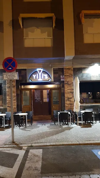 YiYi'S - Pub en Cádiz - foto 2
