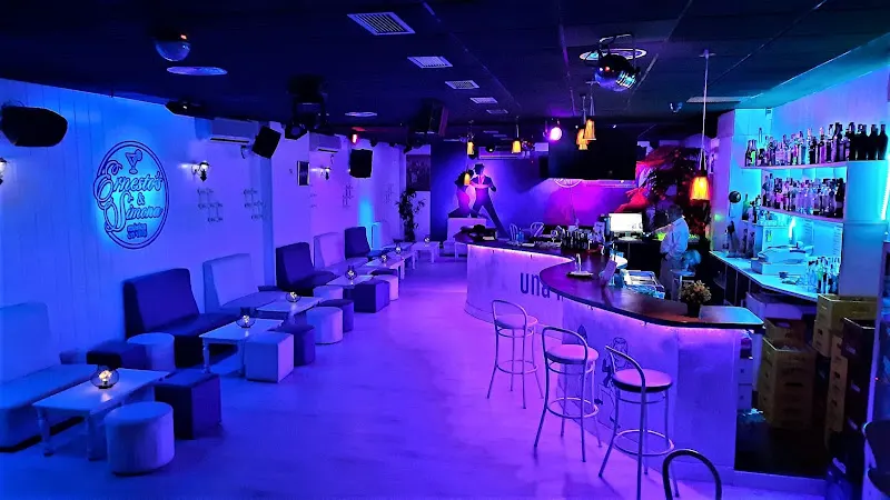 ERNESTO´S PUB VIEJA BANDA