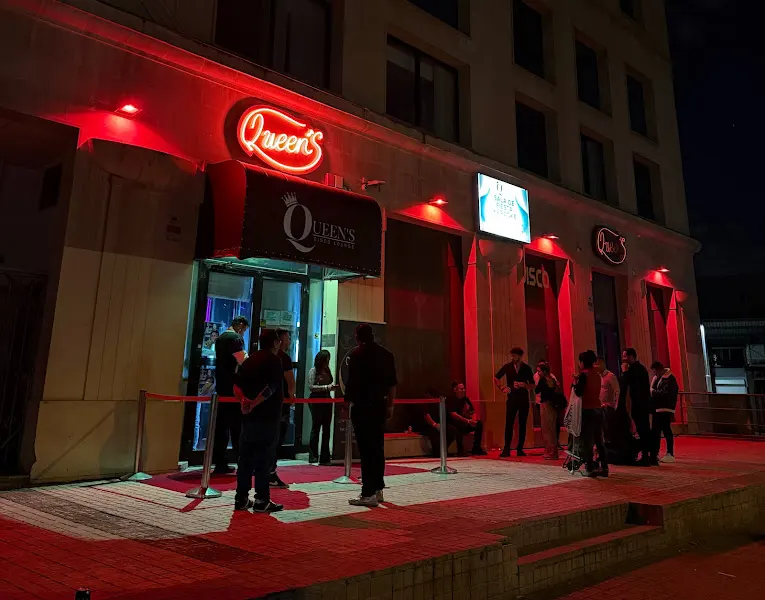 Queen's Disco Lounge