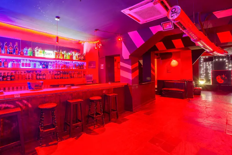 Lucy in the Sky Club - Bar musical en Madrid - foto 2