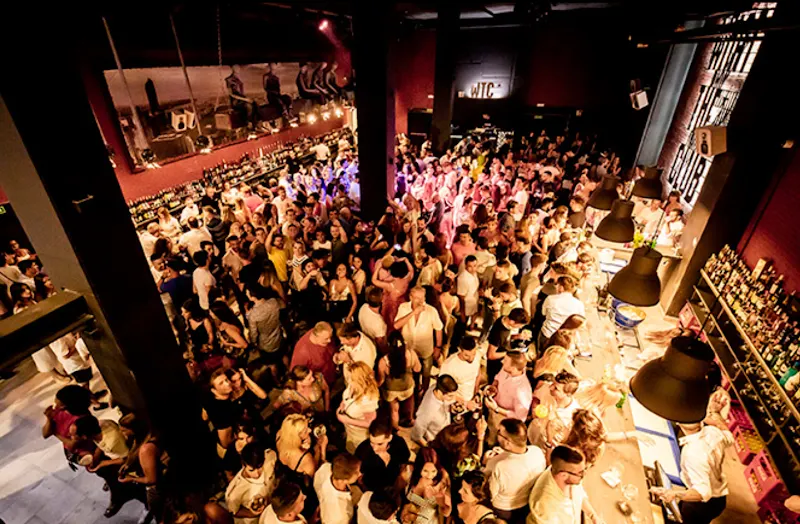 What the club - Pub en Torrevieja - foto 2